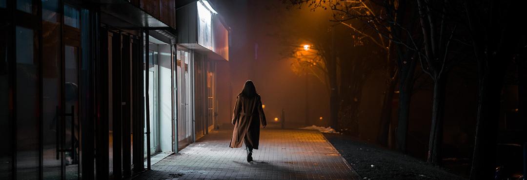 Navigating Unfamiliar Territories: Hostile Environment Training vs Location-Specific Training Courses